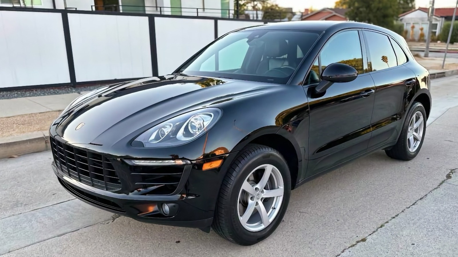 Czy Porsche Macan 2018 za 18 900 dolarów poradzi sobie?